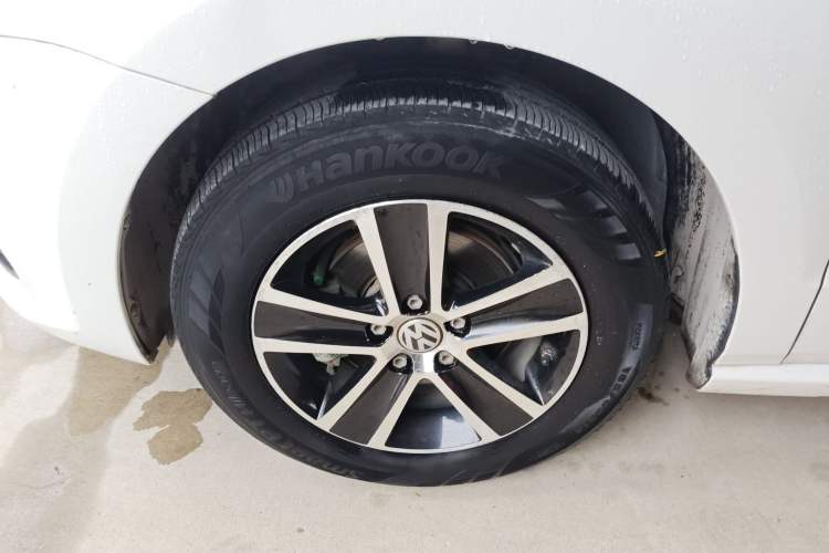 Used Volkswagen Polo 2016 1.4L Automatic Trendy Model Left Front Wheel Hub