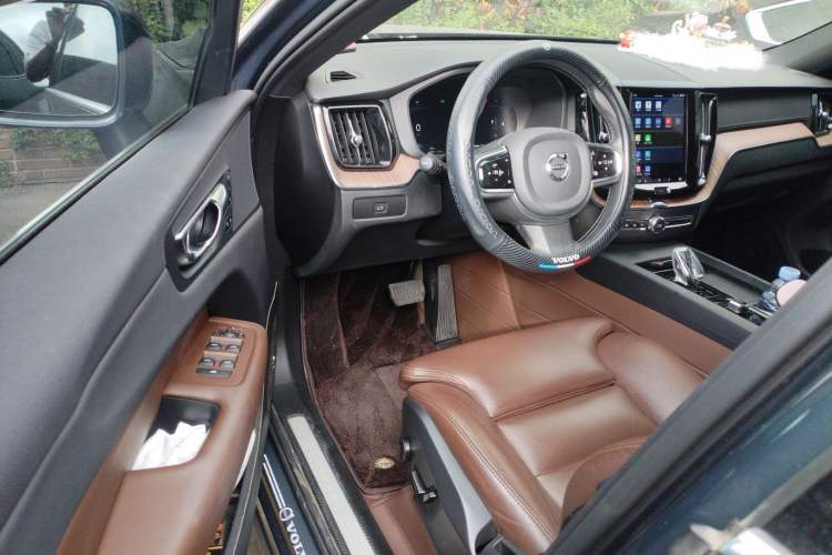 Used Volvo XC60 2023 B5 4x4 Smart Luxury Edition
