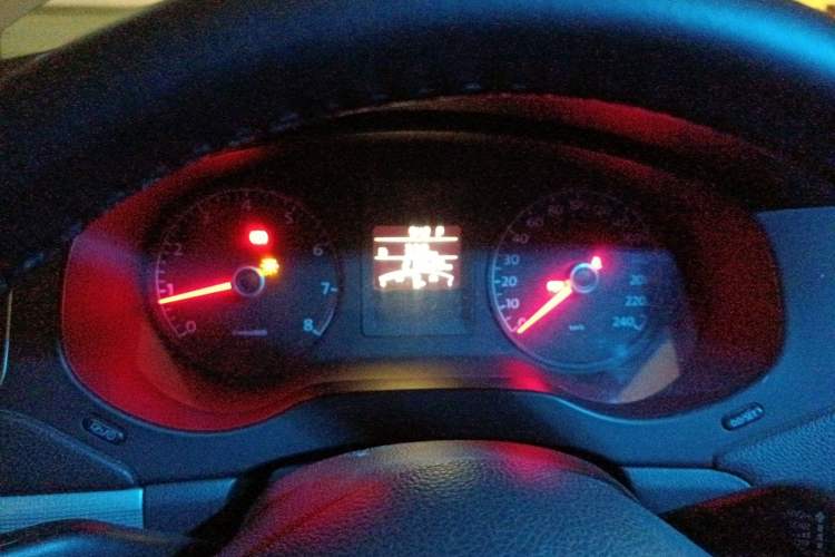 Used Volkswagen Sagitar 2014 Revised Version 1.6L Automatic Comfort Edition Instrument Cluster