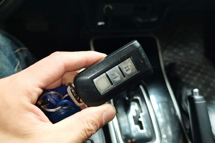 Used Mitsubishi Outlander 2018 2.0L Two-Wheel-Drive Jiale Edition 7-Seater
