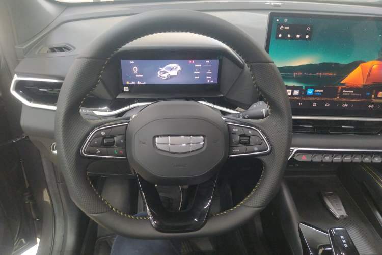 Used Geely Auto Coolray 2025 Bin Yue L 1.5T DCT Starlight Edition
