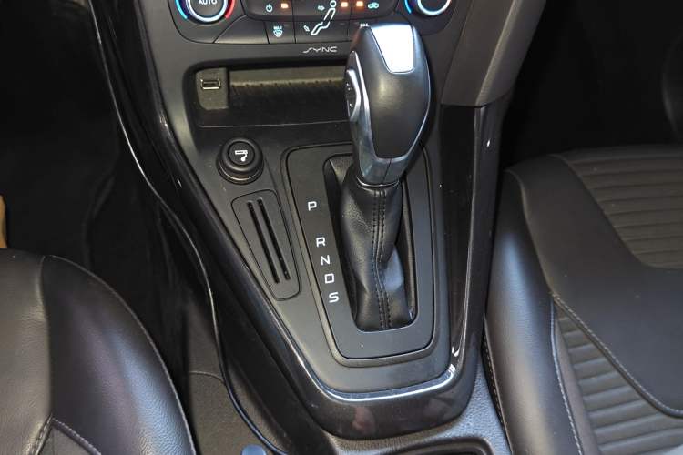 Used Ford Focus 2015 Sedan 1.6L Automatic Trend Model Gear Lever