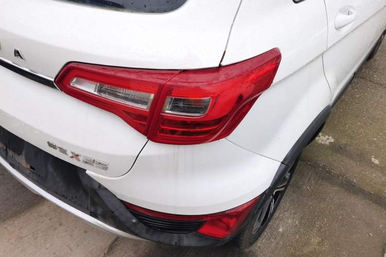 Used BAIC Senova X25 2015 1.5L Manual Elite Edition Right Rear Taillight