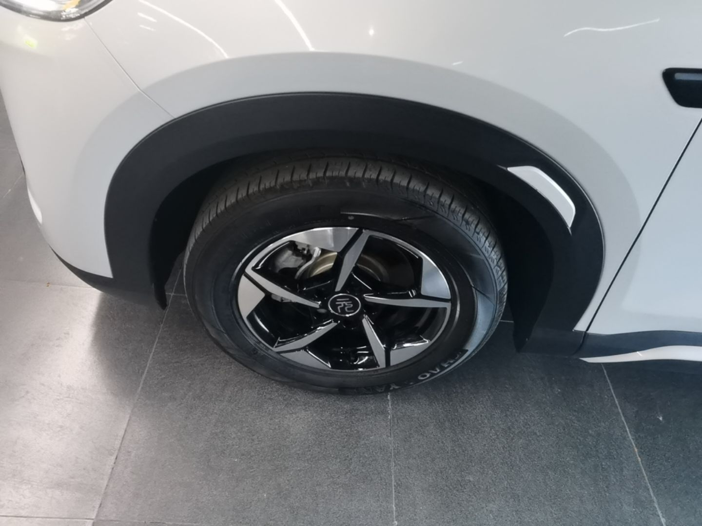 BYD Yuan UP 2024 401KM Leading Edition — снимка 10