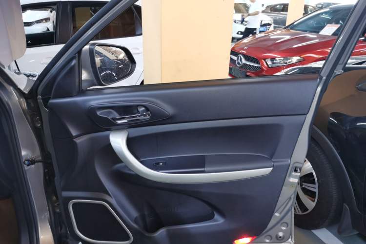 Used CHANGAN CS35 2014 1.6L Manual Luxury Model China IV Standard
