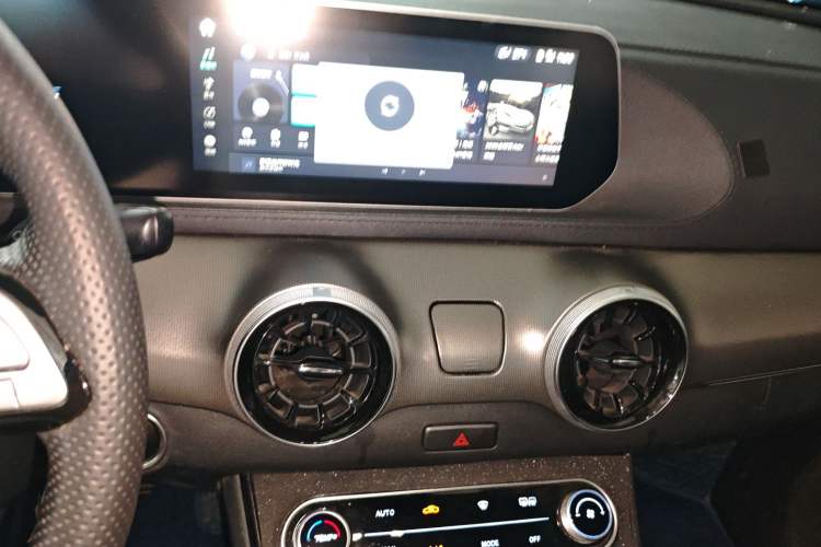 Used FORTHING T5 EVO 2021 1.5TD DCT Diamond Edition
