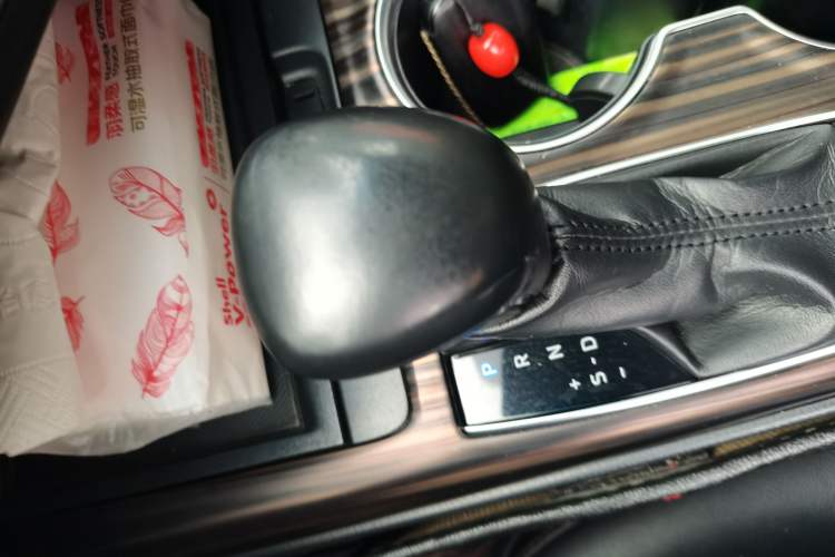 Used Toyota Camry 2018 2.5G Luxury Edition Gear Lever