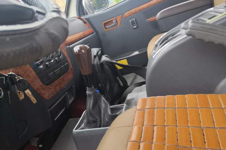 Used King Long Golden Way 2019 2.0L Business Series V20 Gear Lever