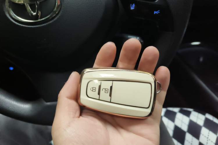 Used Toyota C-HR 2018 2.0L Leading with Sunroof China VI Standard
