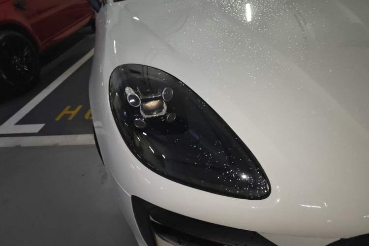 Used Porsche Macan 2018 Macan 2.0T Right Front Headlight