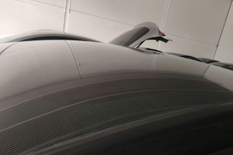 Used Tesla Model Y 2022 Rear-Wheel-Drive Version Roof