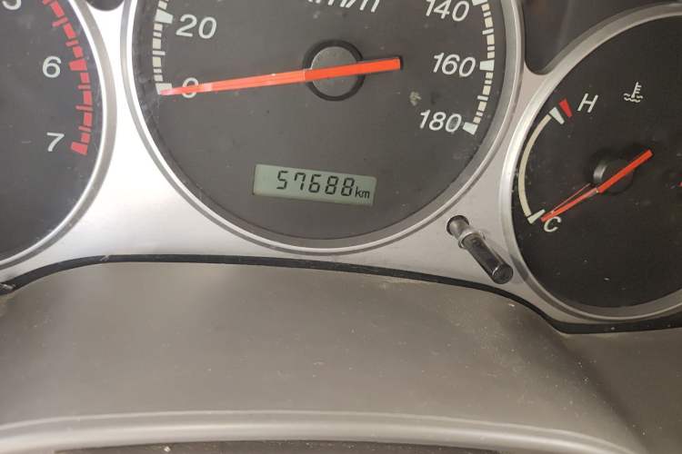 Used JMC Baodian 2013 2.0L Two-Wheel-Drive Gasoline Comfortable Value Edition