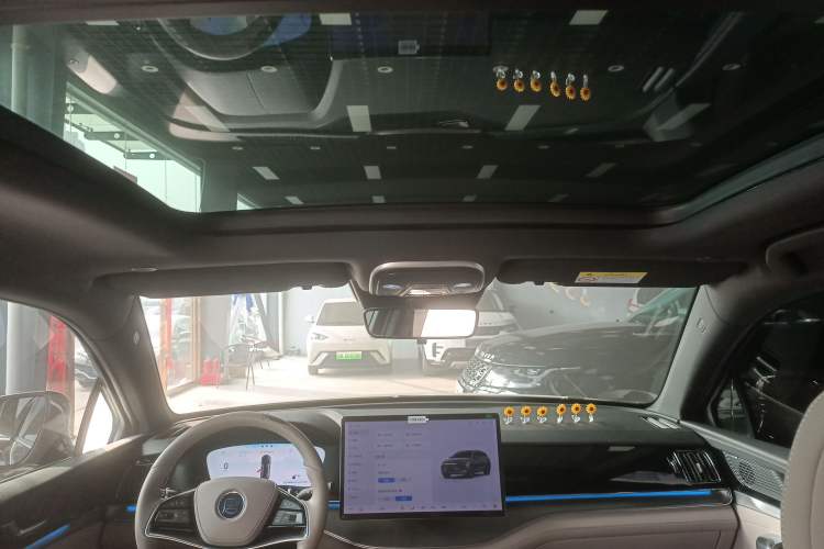 Used BYD Tang New Energy 2024 DM-i Glory Edition 112KM Prestige Model