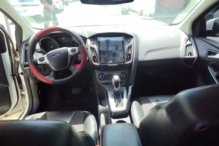 Used Ford Focus 2012 Sedan 1.6L Automatic Fashion Edition