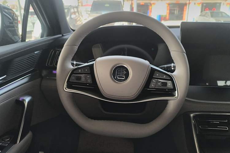 Used BYD Tang New Energy 2025 Intelligent Driving Version DM-i 115KM Flagship Edition Steering Wheel