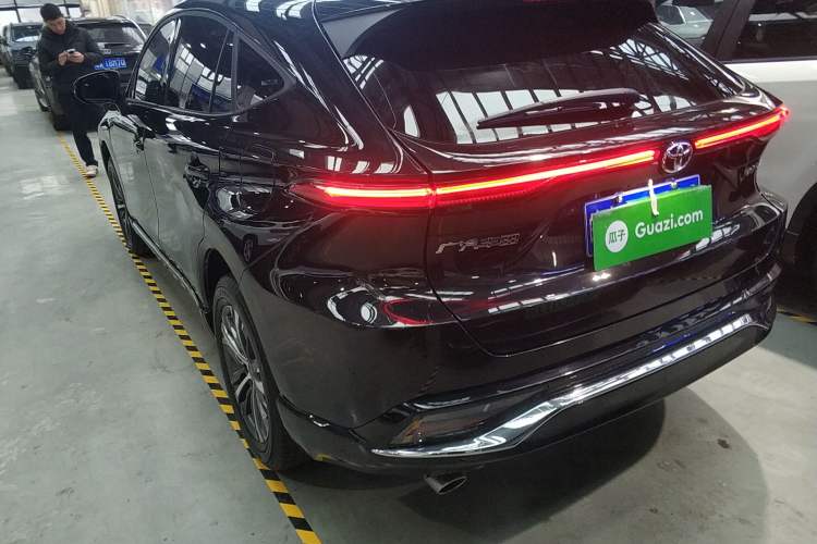 Used Toyota Venza 2023 2.0L CVT Two-Wheel Drive Luxury Edition Rear Left 45 Deg