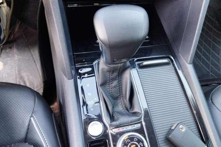 Used Volkswagen Teramont X 2020 Facelifted 530 V6 All-Wheel Drive Prestige Flagship Edition Gear Lever