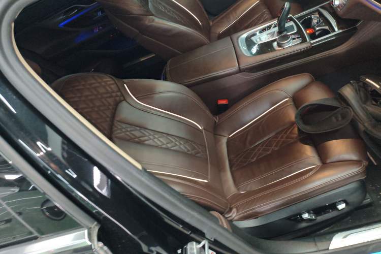 Used BMW 7 Series 2021 730Li Luxury Package Right Front Seat