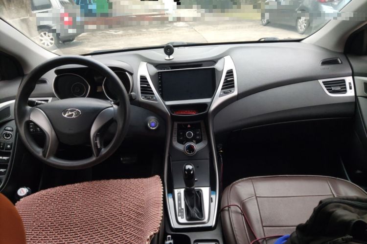 Used Hyundai Elantra (5th Generation / Langdong) 2015 1.6L Automatic Leading Model Center Console
