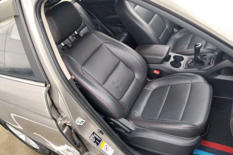 Used CHANGAN CS75 2016 2.0L Manual Luxury Version China IV Standard