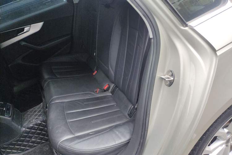 Used Audi A4L 2018 30th Anniversary Edition 40 TFSI Fashion Model Left Rear Seat