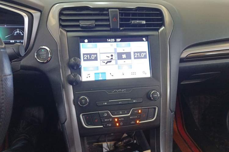 Used Ford Mondeo New Energy 2018 2.0 PHEV Smart-Control Luxury Version China VI Standard Audio And AC Panel