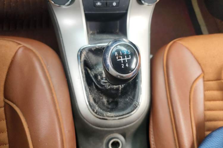 Used Chevrolet Cruze 2015 1.5L Classic SL MT
