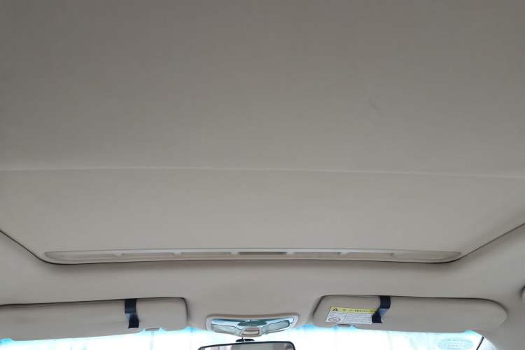 Used Roewe 350 2014 1.5L Automatic Xunyue Version Headliner