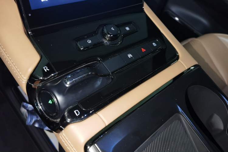 Used Nio ES8 2020 580 km Signature Edition 7-Seater Version Gear Lever