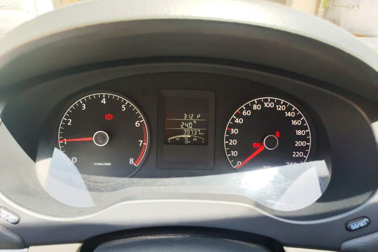 Used Volkswagen Sagitar 2012 1.6L Automatic Comfort Edition Odometer Close Up