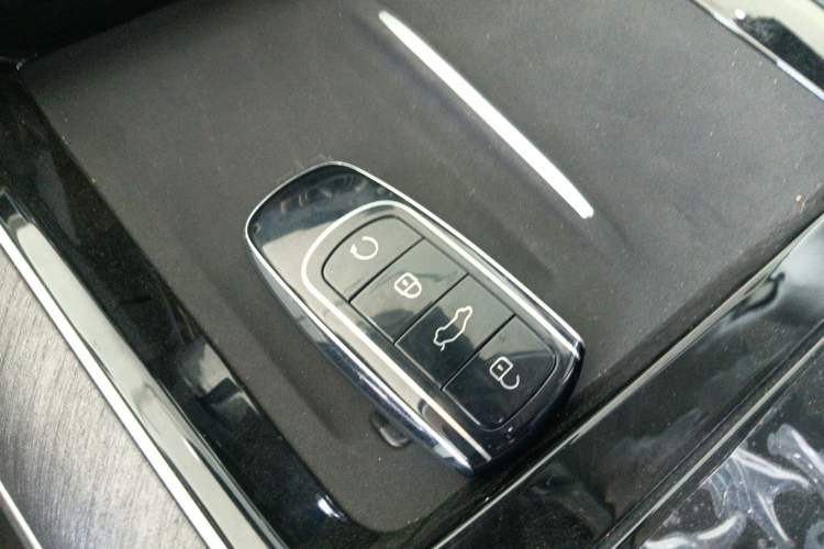 Used Chery Tiggo 9 2025 2.0T Dual-Clutch Two-Wheel Drive Comfort Edition 5 Seats Vehicle Key