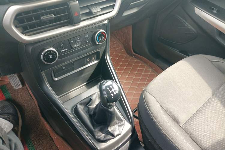 Used Ford EcoSport 2018 1.5L Manual Jingyi Model Gear Lever