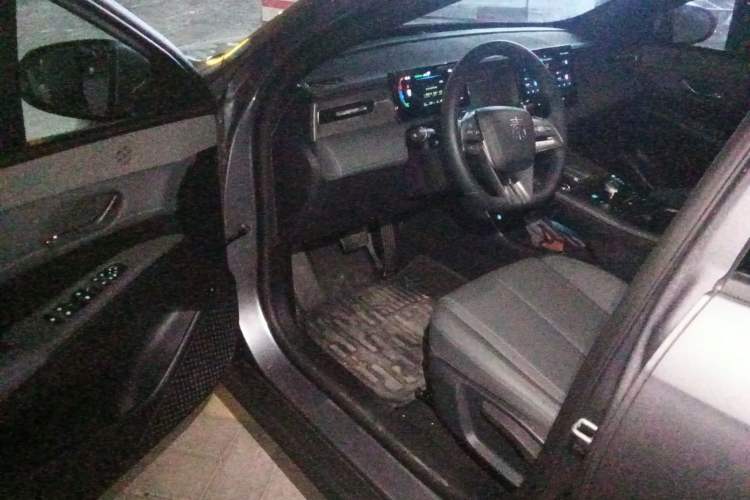 Used BYD Qin PLUS 2025 DM-i Smart Drive 55KM Leading Model
