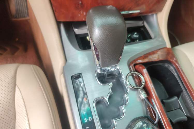 Used Toyota Crown 2012 2.5L Royal Leather Edition
