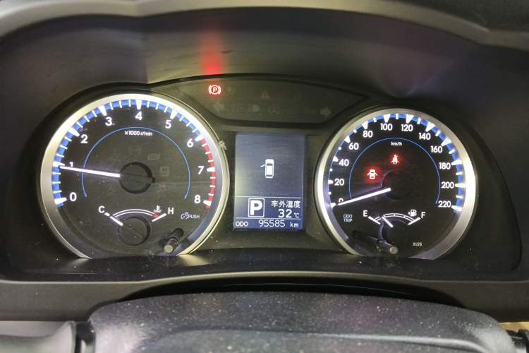 Used Toyota Highlander 2018 2.0T Four-Wheel Drive Elite Edition 7 Seats China VI Standard Instrument Cluster