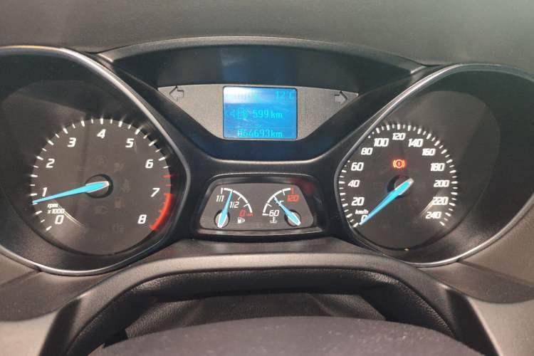 Used Ford Focus 2012 Sedan 1.6L Automatic Fashion Edition