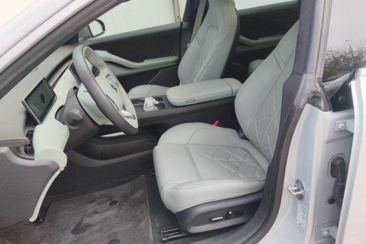 Used Nio ET5 2022 75 kWh Left Front Seat