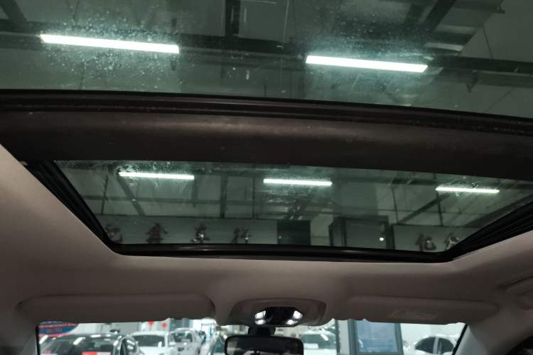 Used Chery Tiggo 8 2022 1.5 TCI Automatic Exclusive Edition 7-Seater Headliner