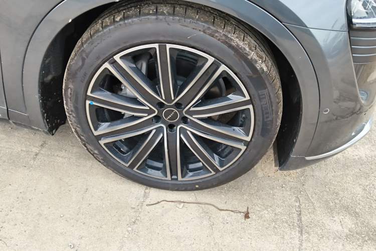 Used Hima Luxeed R7 2024 All-Electric 667 km Max