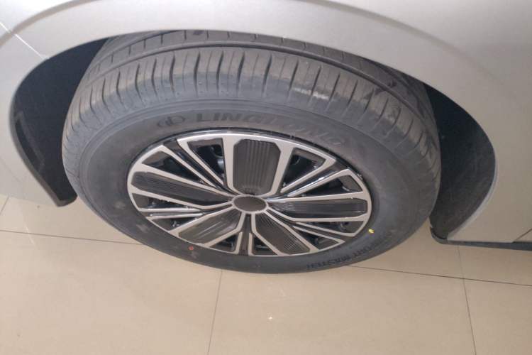 Used Geely Galaxy Stellar 6 2026 Model 60km Sailing Edition Left Front Wheel Hub