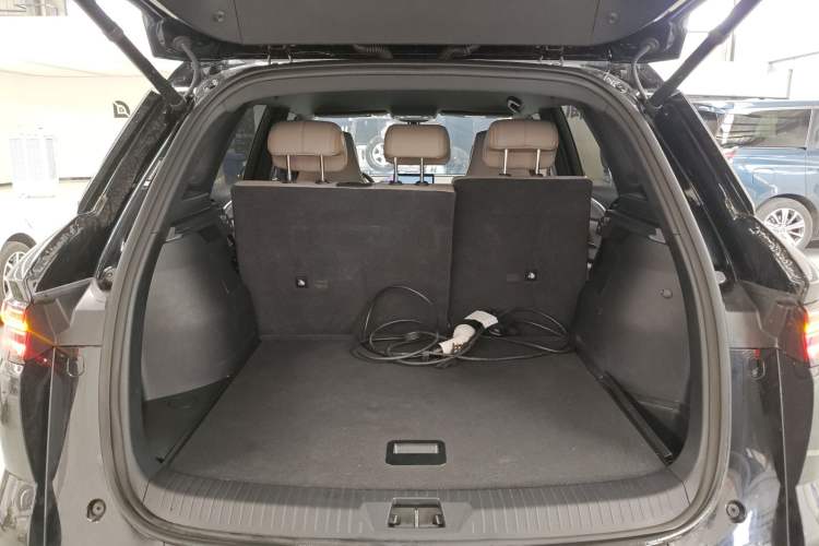 Used BYD Song Pro New Energy 2024 HONOR Edition DM-i 71KM Navigation Model Trunk