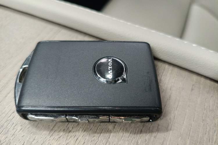 Used Volvo S90 New Energy 2026 Plug-in Hybrid Four-Wheel Drive Long-Range Luxury Smart Edition
