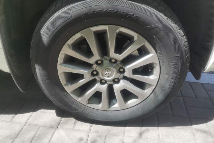 Used Toyota Prado 2018 3.5L Automatic TX-L Right Front Wheel Hub