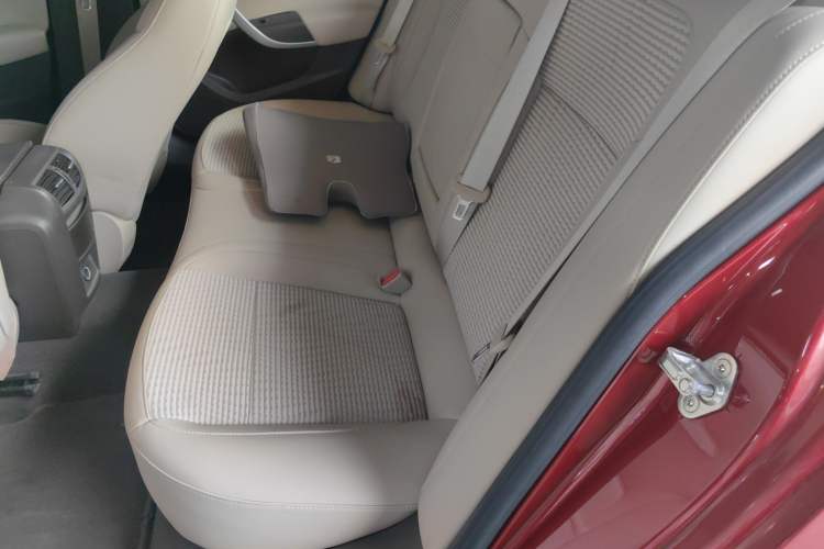 Used Buick Regal 2014 2.0L Leading Fashion Edition Left Rear Seat
