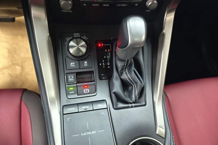 Used Lexus NX 2018 300h Front-Wheel-Drive FENGSHANG Version China V Emission Standard