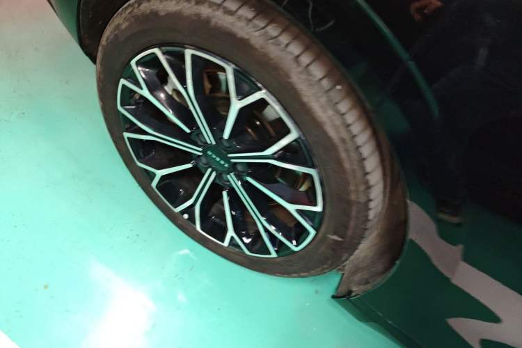 Used Zeekr 007GT 2025 Rear-Drive Intelligent Driving Version 75 kWh Right Rear Wheel Hub