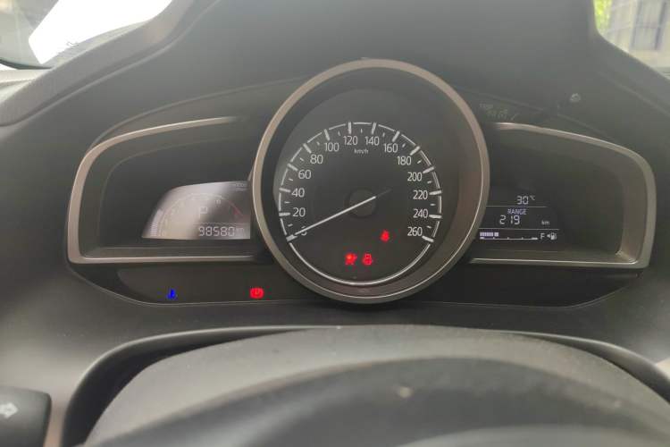 Used Mazda 3 Axela 2017 Sedan 1.5L Automatic Luxury Model China VI Standard