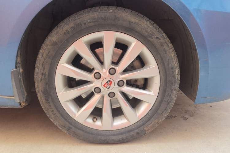 Used Roewe i6 2017 20T Manual Luxury Edition Right Front Wheel Hub