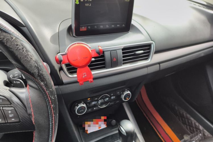 Used Mazda 3 Axela 2014 Sedan 2.0L Automatic Sport Model
