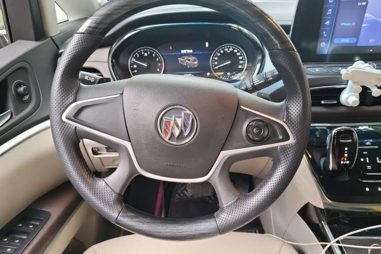 Used Buick GL8 2023 Land Executive Class Comfort Model
